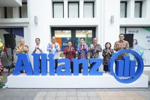 Upaya Direktur Allianz dalam Memberikan Fitur Tambahan yang Bermanfaat